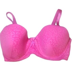 𝅺pink lightly padded bra. Appx size 36C​​​​​​